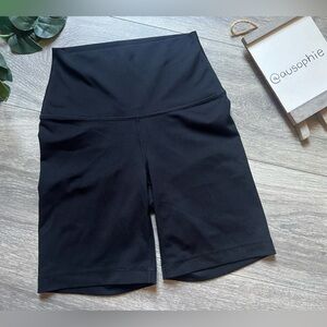 Yogalicious Lux Women's 6.5” Black Spandex Athletic Volleyball Shorts. Size XS